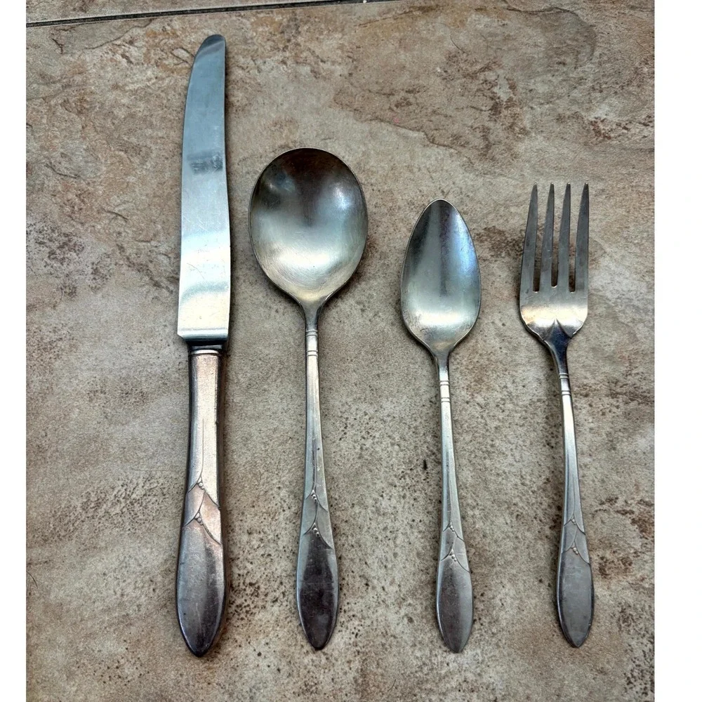 Oneida Community Plate Lady Hamilton Vintage Silver Plated 4 Piece Flatware Set